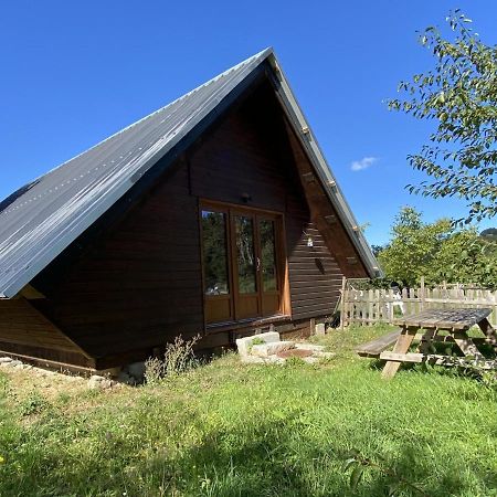 Chalet Familial Pres De Vichy, Terrasse, Animaux Acceptes - Fr-1-489-274 Le Vernet  Buitenkant foto