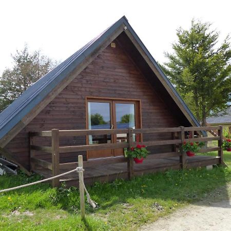 Chalet Familial Pres De Vichy, Terrasse, Animaux Acceptes - Fr-1-489-274 Le Vernet  Buitenkant foto