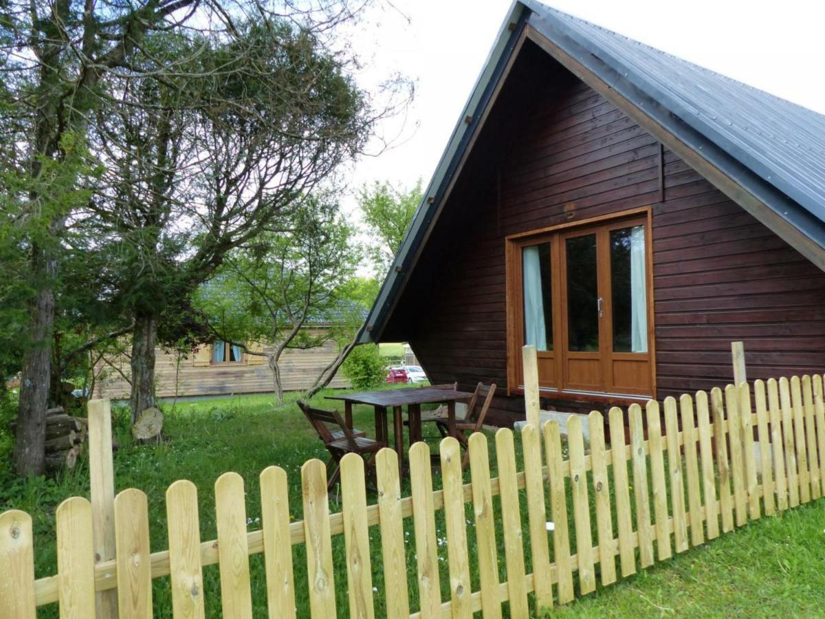 Chalet Familial Pres De Vichy, Terrasse, Animaux Acceptes - Fr-1-489-274 Le Vernet  Buitenkant foto