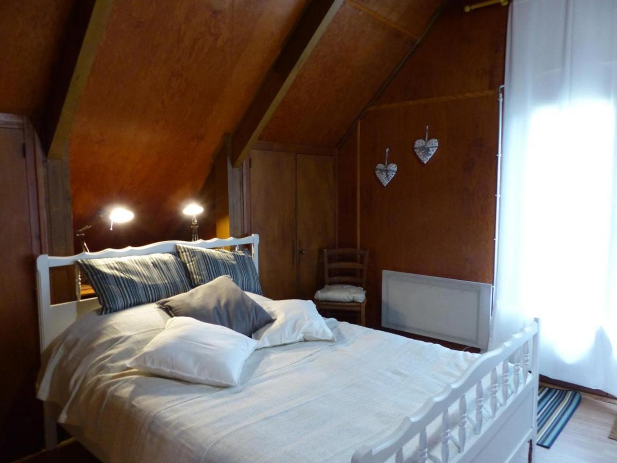 Chalet Familial Pres De Vichy, Terrasse, Animaux Acceptes - Fr-1-489-274 Le Vernet  Buitenkant foto